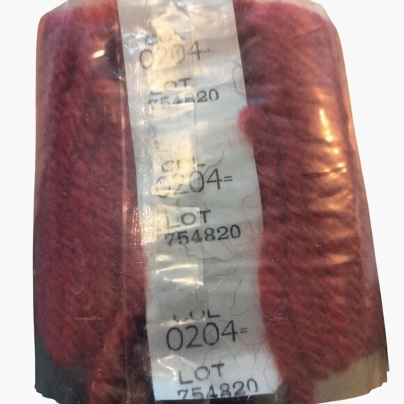 Leewards Pre Cut Rug Yarn 320 Pieces 100% Acrylic Red Made In France - Picture 4 of 5